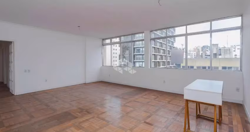 Apartamento com 3 dormitórios, sendo 1 suíte e 1 vagas, na 24 de outubro.