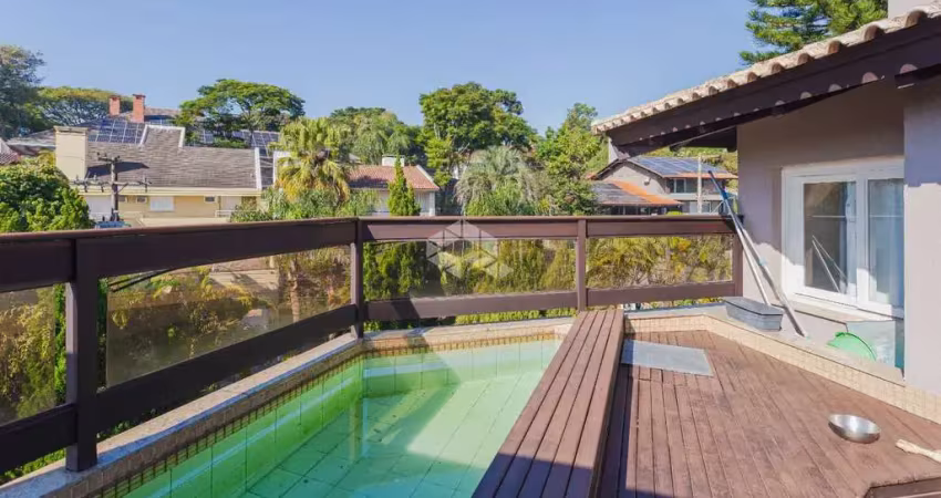 Ampla casa em condomínio, com piscina na boa vista, com 308m² privativos!
