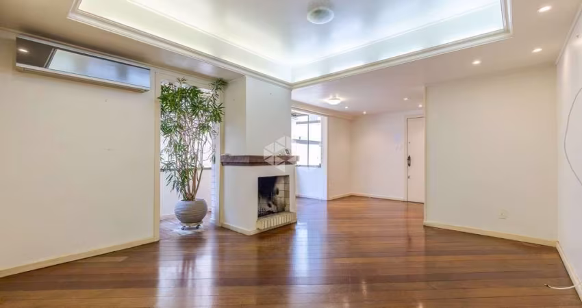 OPORTUNIDADE no Petropolis; 3 dormitórios com 112m²  - Escritorio -  Lareira / Sacada na suite - 2 vagas + deposito