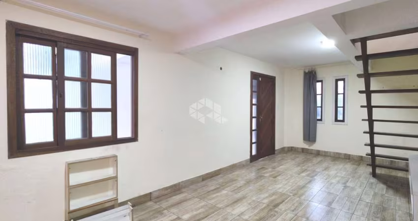 Casa com 300m² construídos, terreno de 250m², 7 vagas, Aceita Financiamento, no bairro Santa Rosa de Lima