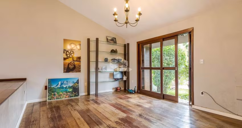 Casa de 04 dormitórios de 229,30m² privativos no Bairro Jardim Itú