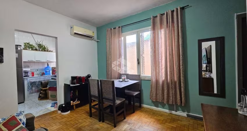 Apartamento 2 dormitórios, na Marcelo Gama junto a próximo SOGIPA, São João, Porto Alegre
