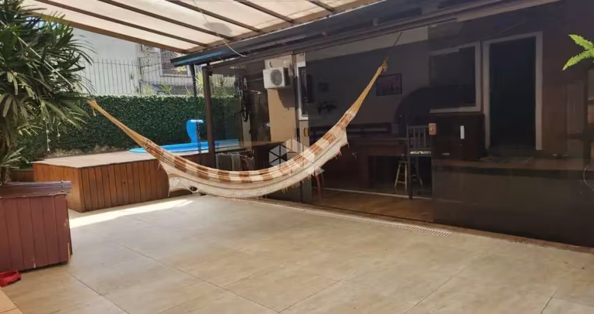 Casa com 5 quartos à venda na Rua Luzinete Alves Aragon, 91, Hípica, Porto Alegre
