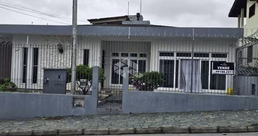 CASA 3 DORMITÓRIOS