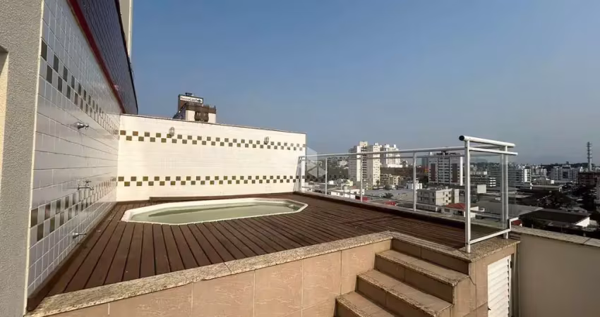 Cobertura Dulpex com piscina no Estreito.