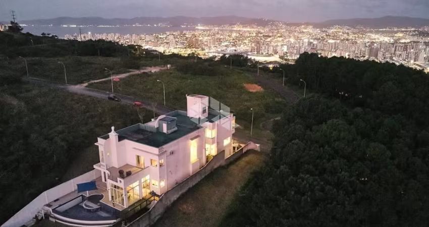 Casa de luxo a venda em São José