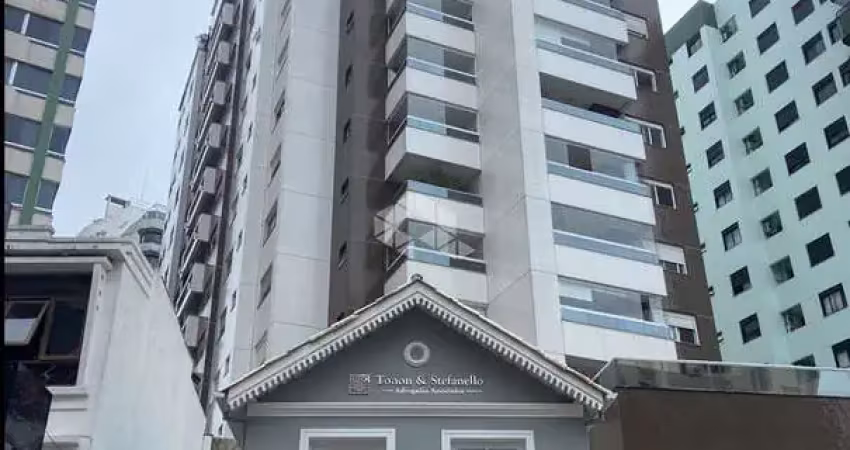 Charmosa casa comercial á venda em região nobre de florianópolis