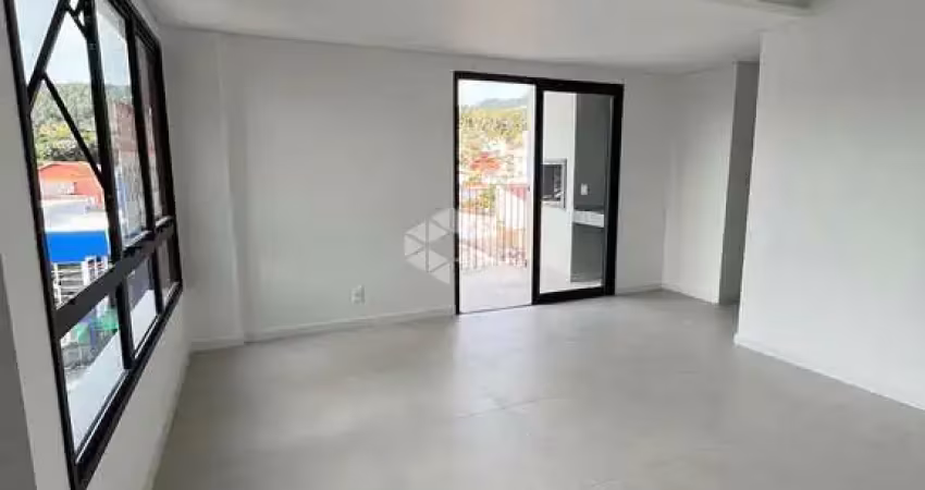 Apartamento de 2 dormitórios, sendo 1 suíte no joão paulo, com 1 banheiro social  e 1 vaga de garagem