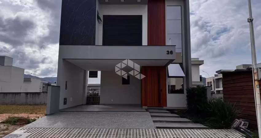 CASA ALTO PADRÃO DELTAVILLE BIGUAÇU/SC