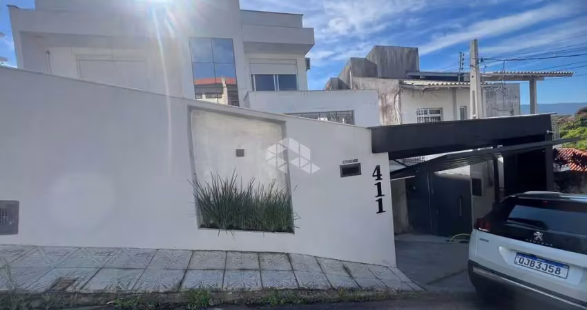 Casa a venda com 03 (três) quartos, 2 suítes no bairro estreito