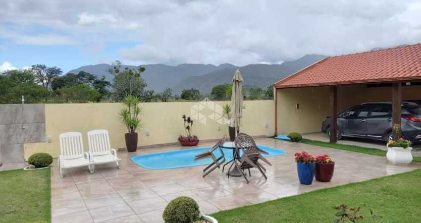 Casa à venda com 3 suites no bairro Sul do Rio em Santo Amaro da Imperatriz SC