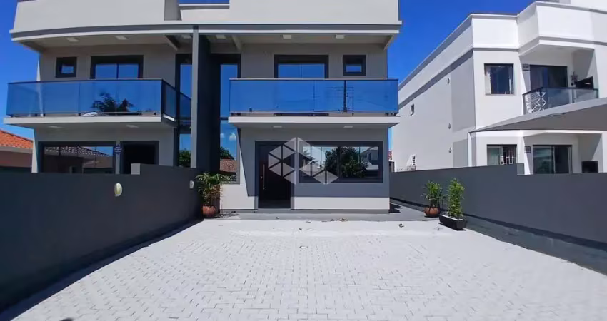 Casa de Tres dormitorios com suite, na Praia do Sonho