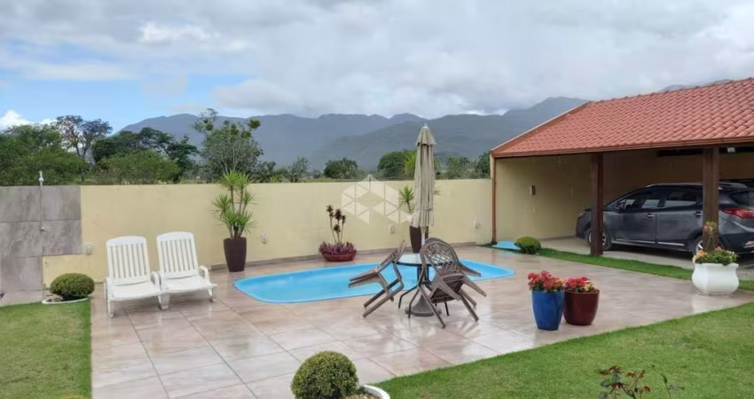 Casa à venda com 3 suites no bairro Sul do Rio em Santo Amaro da Imperatriz SC
