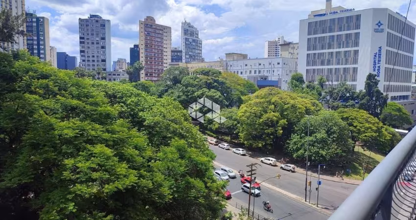 Excelente apartamento de três dormitórios no Centro Historico