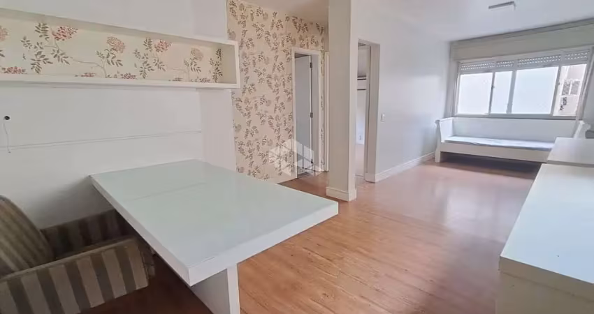 Apartamento 2 dormitórios,sem vaga e semimobiliado...