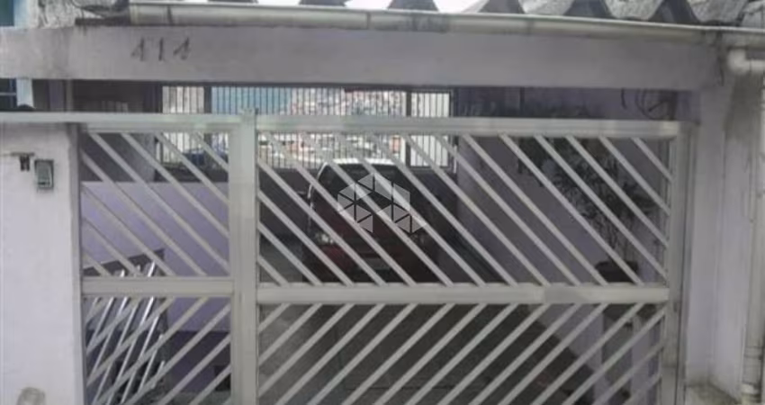 Sobrado para Venda no Bairro Residencial com 4 Dormitórios e Ótima Localização