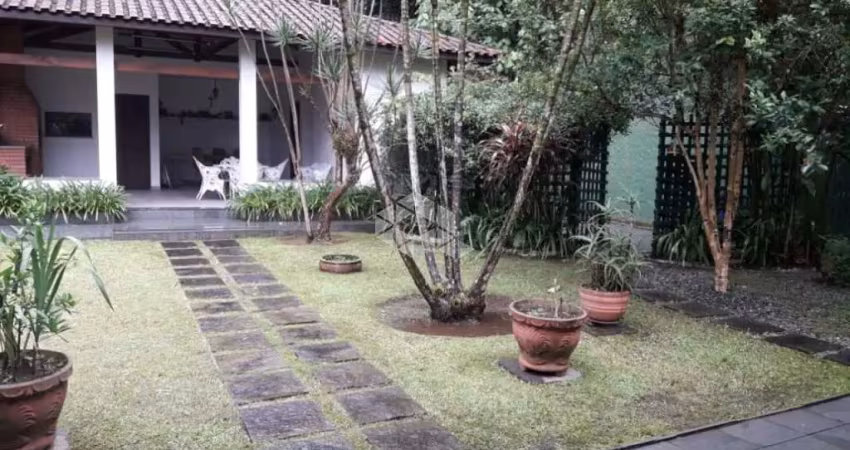 Casa com 5 quartos à venda na Maria Amélia Monteiro, 485, Vila Amélia, São Paulo