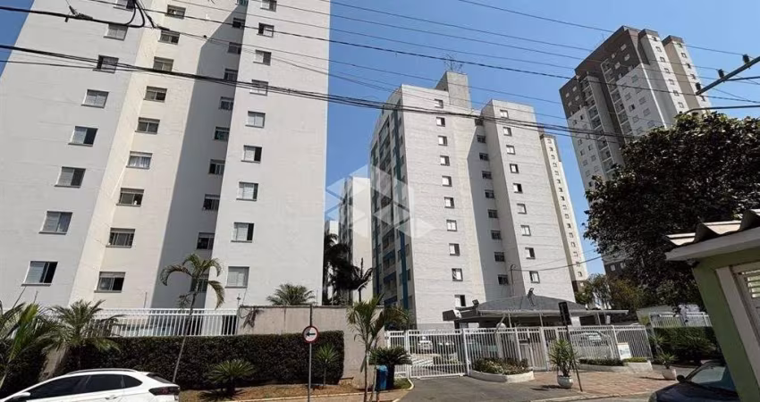 Apartamento à venda - 55m², 2 dormitórios, com sacada e 1 vaga de garagem