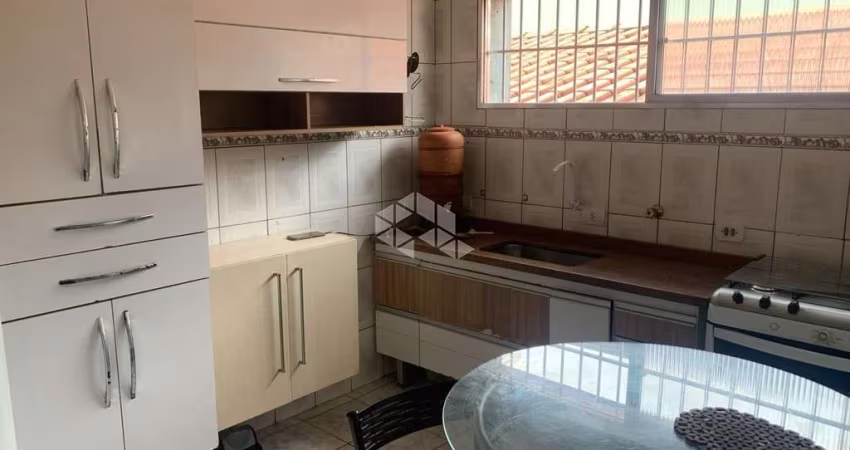 Sobrado com 2 dorms e vaga de garagem por R$ 450 mil