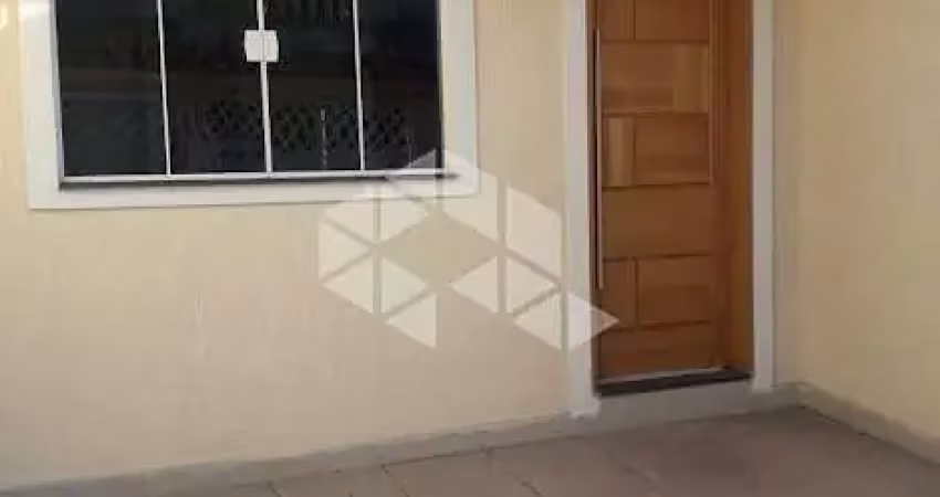Sobrado à venda na zona norte com 3 dormitórios (1 suíte) e ótima localização