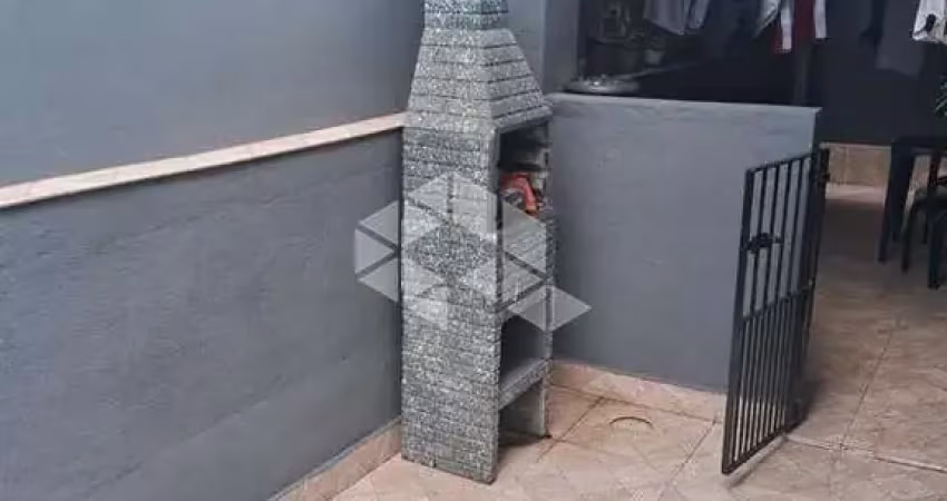 Casa a venda com 2 dormitórios e uma ampla lavanderia