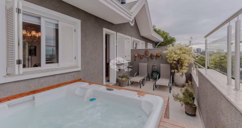 Casa em Condomínio com  3 suítes e 5 vagas no Chácara das Pedras