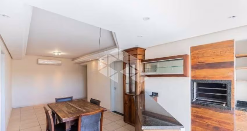 Apartamento 3 dormitórios com 1 suíte e 2 vagas no Petrópolis