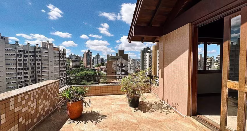 Cobertura duplex com 398 m2, 3 dormitórios, sendo 1 suíte, 3 vagas de garagem, ao lado da Encol!