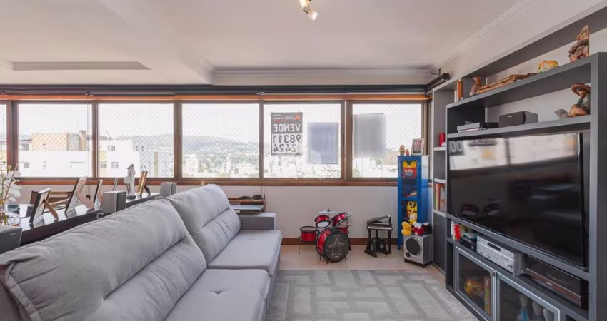 Apartamento mobiliado com 103m² de área privativa, 3 dormitórios, sendo 1 suíte, e 2 vagas de garagem