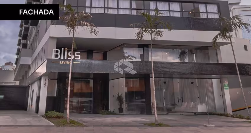 Loja térrea com 499,29m2, frente para Rua principal do bairro, 8 vagas de garagem, Estreito, Florianópolis, SC
