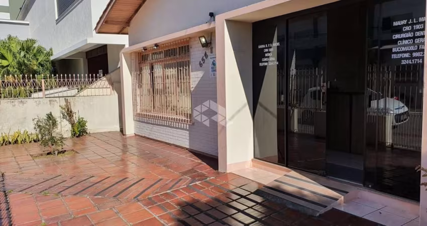 Casa térrea,  3 quartos (1 suíte), 116m2 privativos, consultório, Balneário do Estreito, Florianópolis, SC