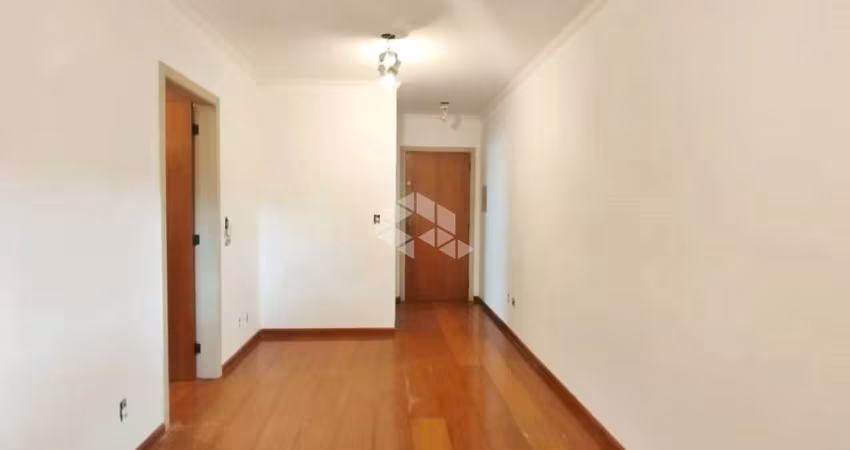 Apartamento com 1 dormitório, sol da manhã, possui elevador