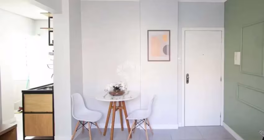 Apartamento mobiliado com 01 dormitório no centro histórico