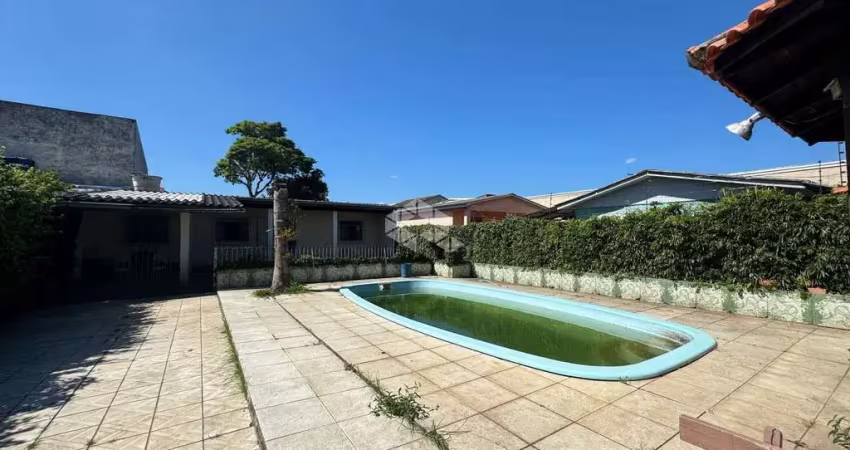 Sobrado com 250m², 3 quartos, 6 vagas no bairro niterói em canoas