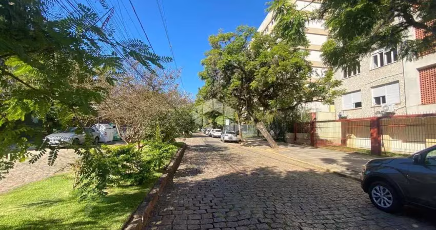 Apartamento, no bairro menino deus, com área privativa 109,95m2 e área total 138,91m2 (com garagem).
