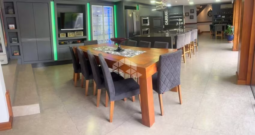 Sobrado 3 suítes, 600 m² construído, piscina aquecida, 2 vagas de garagens, Nossa senhora das Graças