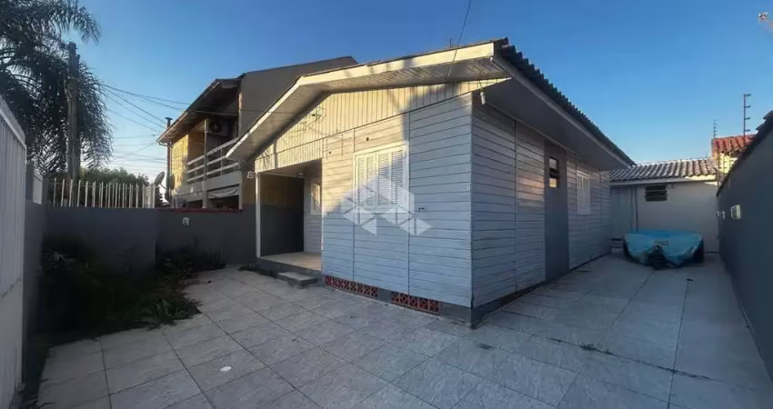 Casa de madeira,  3 dormitórios, anexo nos fundos com churrasqueira - são josé - canoas