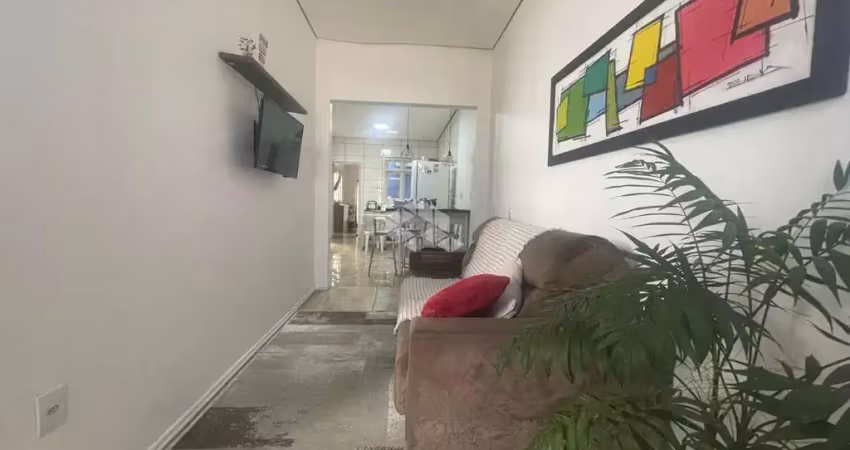 Casa  com 117 m², 2 quartos sendo 1 suíte, living amplo, edícula  e  1 vaga de geragem coberta no centro de são leopoldo rs