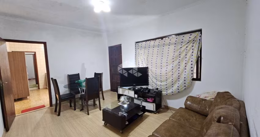Casa térrea em Pirituba com 2 quartos, sala com 2 ambientes, cozinha, 1 banheiro, lavanderia, quintal e 2 vagas de garagem!