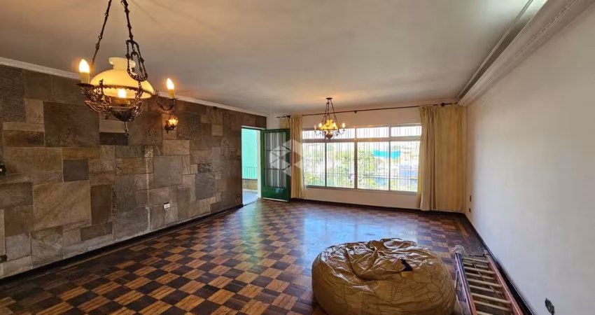 Casa com 3 quartos, sendo 1 suíte à venda no Parque São Domingos