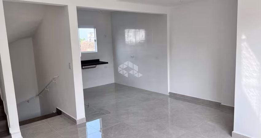 Casa sobrado em condomínio no GUARUJÁ- 2 dormitórios 3 vagas - Vila Alice - Guarujá