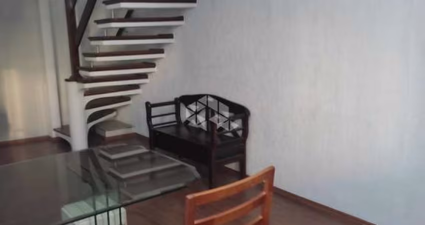 Sobrado Amplo na Vila Serralheiro - 3 Dormitórios, Churrasqueira e 2 vagas