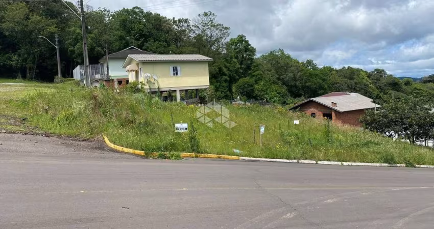 Terreno de esquina no Bairro Monte Verde