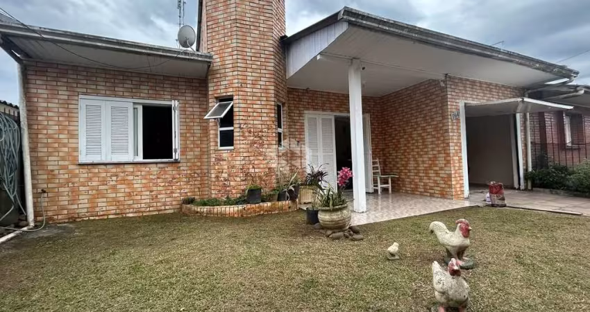 Casa com 3 dormitórios, 2 banheiros no bairro 1 de maio