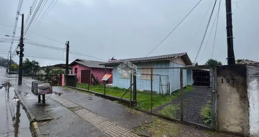 Casa com 2 quartos à venda na Severino Cândido Lodi, 197, Alvorada, Farroupilha