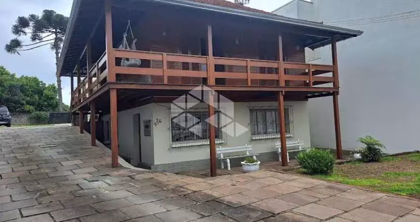 Casa com 6 quartos à venda na Borges de Medeiros, 276, Pio X, Farroupilha