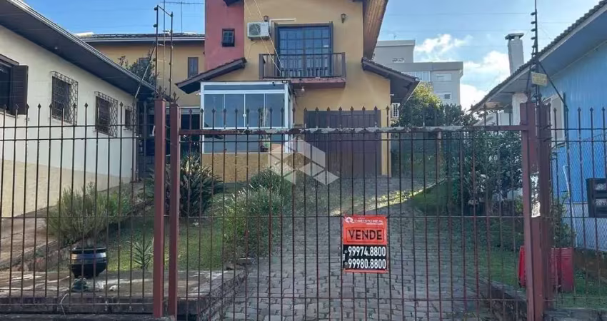 Casa de 2 pavimentos no bairro planalto com 4 dormitórios