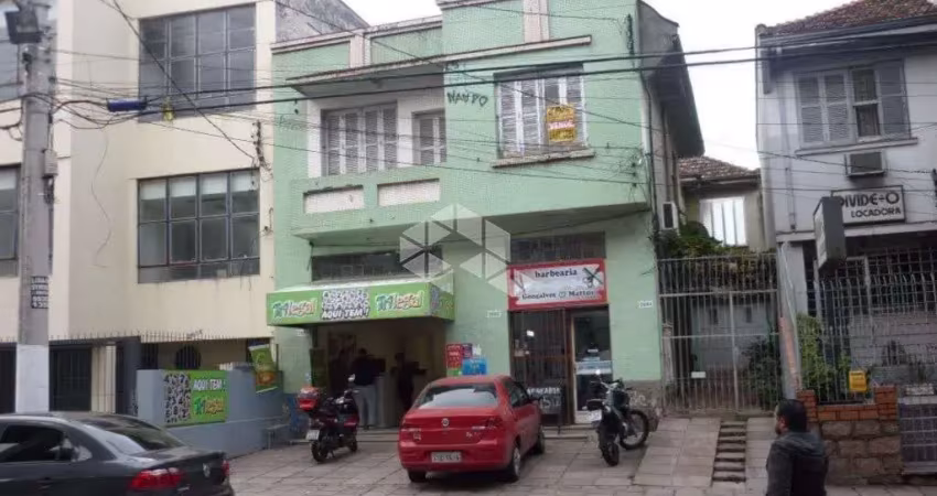 Casa comercial e residencial glória térreo, duas lojas locadas para lotérica e salão de beleza, nos fundos apartamento 2 dormitório e 3 dormitórios
