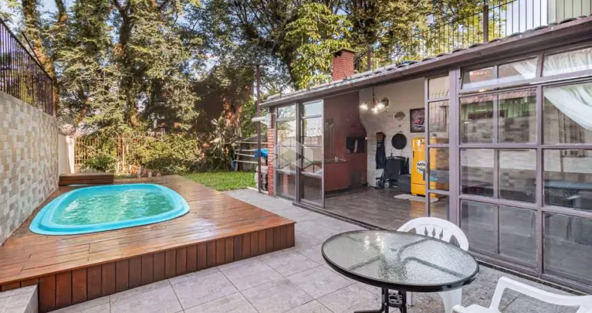 Vende casa de 3 dormitórios com piscina aquecida no bairro santo antônio porto alegre rs