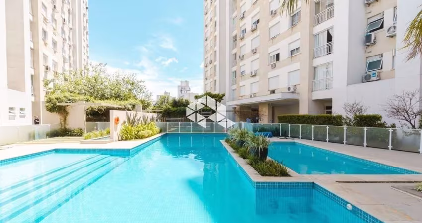Apartamento à venda, 2 dormitórios, sendo 1 suíte, 1 vaga de garagem, infra completa, bairro Passo da Areia - Porto Alegre/RS